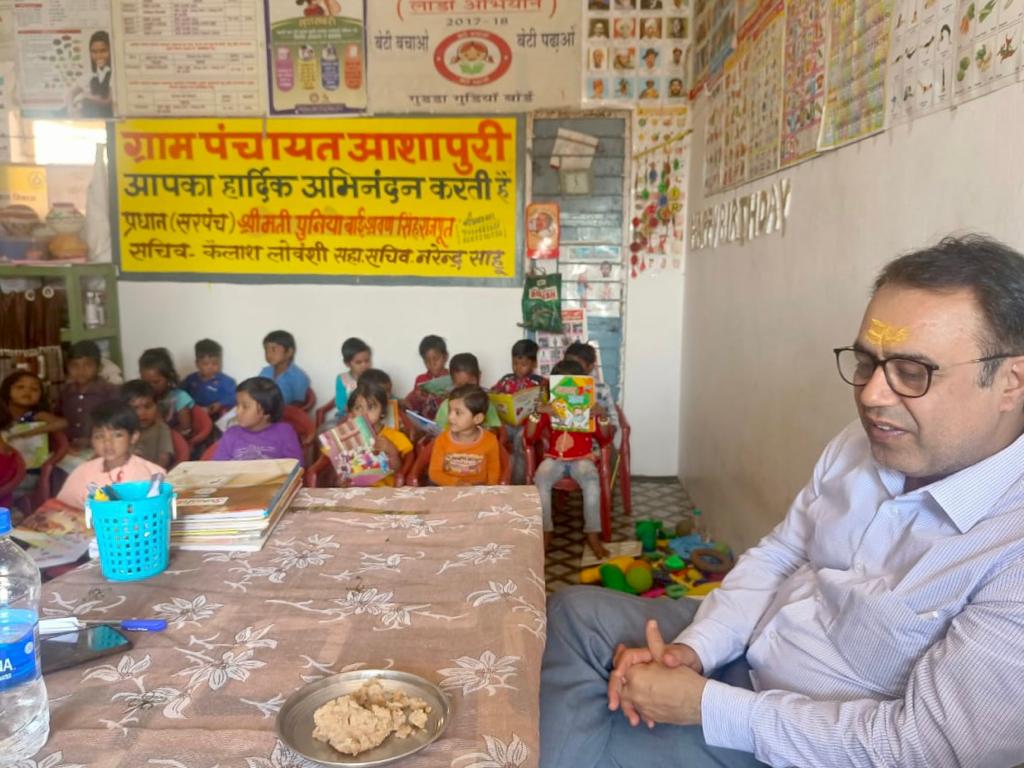 केंद्रीय अपर सचिव ने प्रधानमंत्री मातृ वंदना योजना की ली जानकारी।