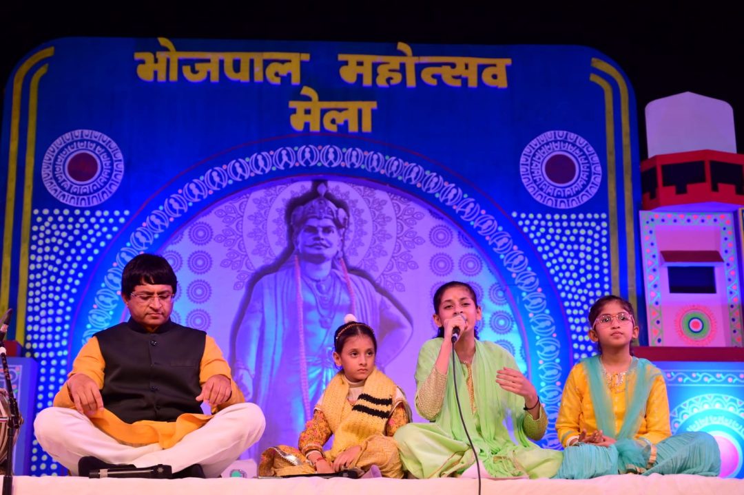 -प्रदेश में अपने गायन से अलग ही पहचान स्थापित कर रही