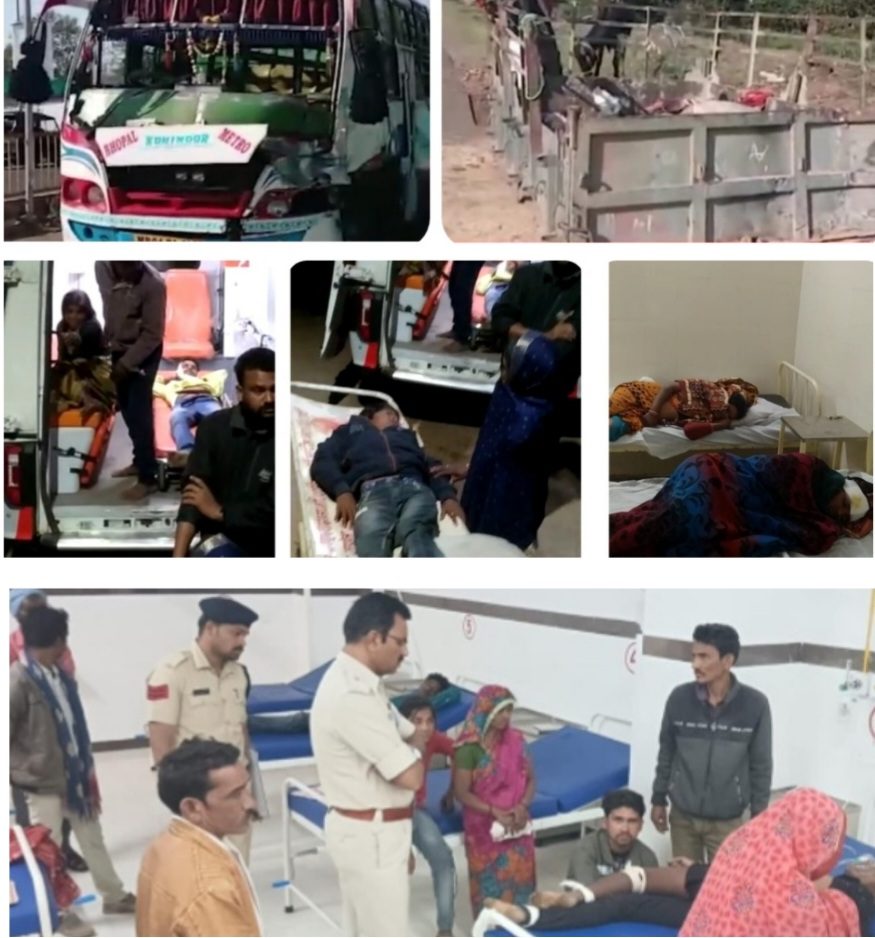 करीला पहुंचने घर से निकले ,<br>40 लोगों से भरी टेक्ट्रर ट्राली में बस ने मारी टक्कर दो की मौत बाकी सब गंभीर।