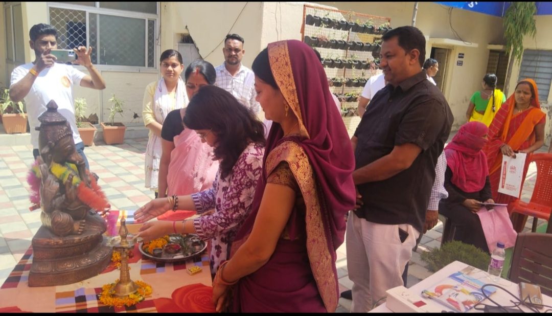 नगर के विभिन्न स्थानों पर बहना योजना के फार्म हुए जमा