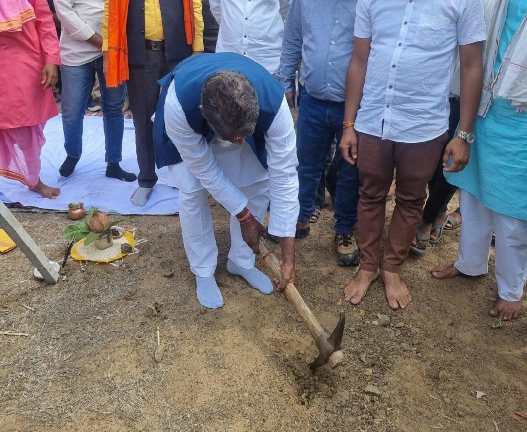 गांवों में तेजी से किए जा रहे हैं अधोसंरचना से जुड़े विकास कार्य–स्वास्थ्य मंत्री डॉ चौधरी