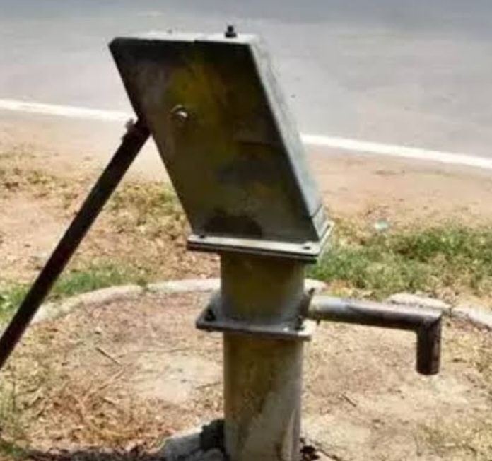 अभी गर्मी पूरे शवाब पर भी नहीं आई के पेयजल का गंभीर खतरा खड़ा हो गया।