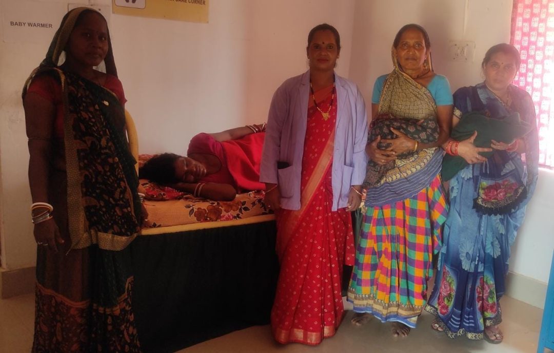 सर्व सक्ती अभियान के तहत जिले के स्वास्थ्य सुविधाओं में हो रही वृद्धि<br>सक्ती जिले के उपस्वास्थ्य केन्द्र डेरागढ़ में गूंजी जुड़वा बच्चों की किलकारी