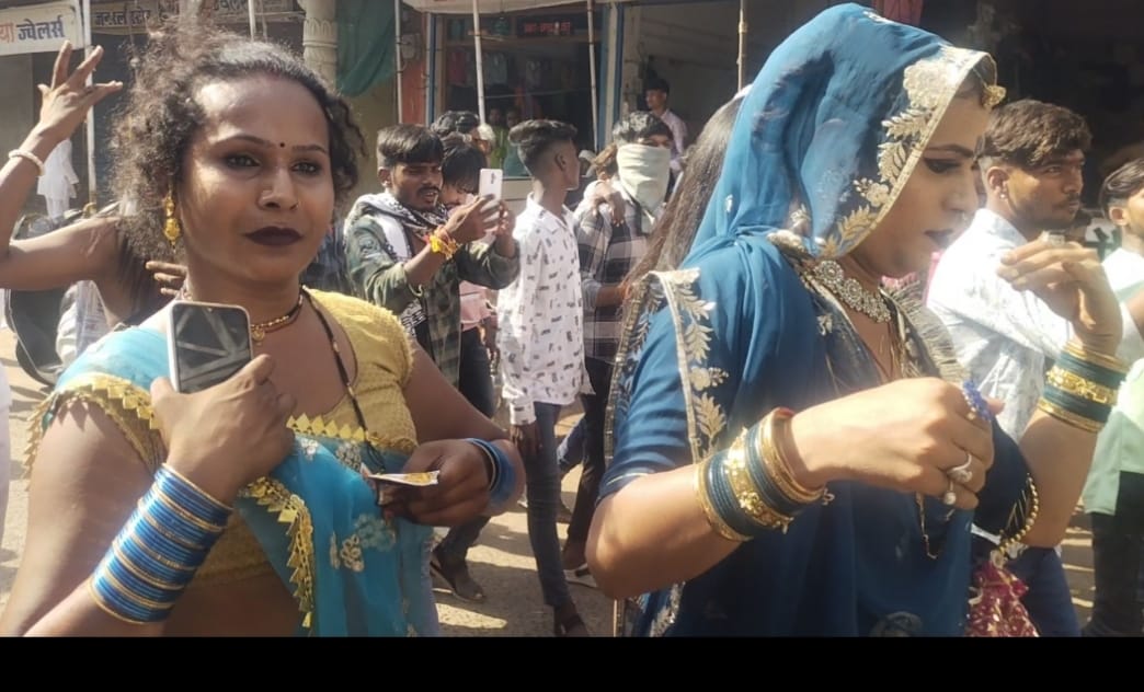 कजलिया पर्व:किन्नरों ने बैंडबाजों डीजे के साथ निकाली भुजरियों की शोभायात्रा