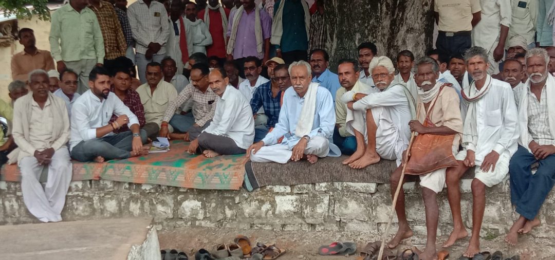 समीपस्थ ग्राम चादनघोड़ा क्षेत्र के ग्रामीण विद्युत व्यवस्था को लेकर लगभग एक माह अधिक समय से जूझ रहे हैं !