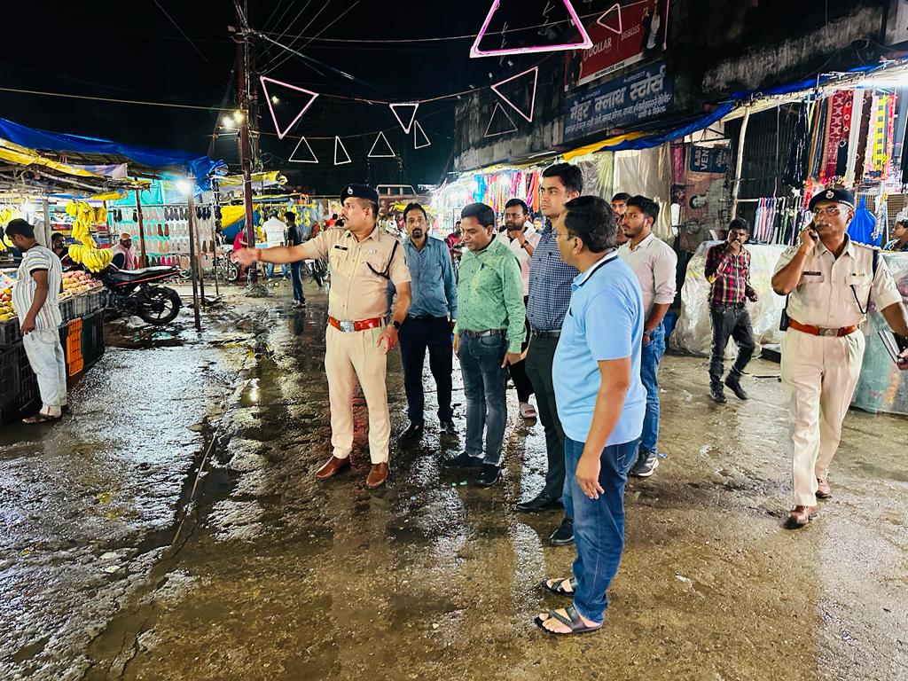 <em>जन्माष्टमी पर्व को लेकर प्रशासन और पुलिस अधिकारियों ने ली श्याम मंडल, गौरीशंकर मंदिर समिति के सदस्यों के साथ बैठक</em>….