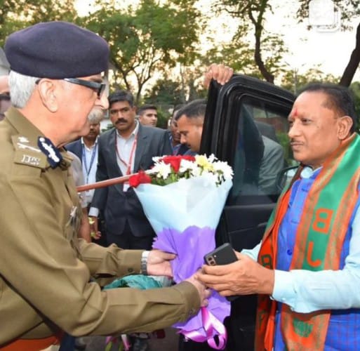 मुख्यमंत्री विष्णु देव सायं ने जगदलपुर में ध्वजारोहण किया  नक्सली प्रभावित क्षेत्र में सुरक्षा के पुख्ता इंतजाम किए हैं हवाई एवं जमीनी स्तर पर सुरक्षा व्यवस्था के इंतजाम