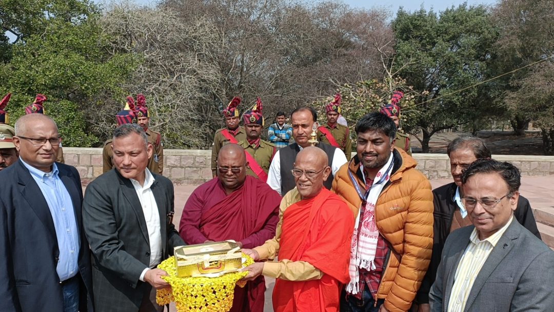 भगवान बुद्ध के शिष्य अर्हन्त सारिपुत्र और अर्हंत महामोगल्यान के पवित्र अवशेषों (अस्थियों) को थाईलैंड में एक महीने दर्शनार्थ रखा जाएगा