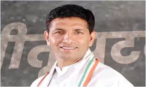 पीसीसी चीफ जीतू पटवारी का बयान किसान न्याय यात्रा पर बोले 1 लाख बार बीजेपी सरकार ने किसान की से दोगुनी करने की बात की लेकिन पिछले 10 साल पहले जो स्तिथि थी वही है