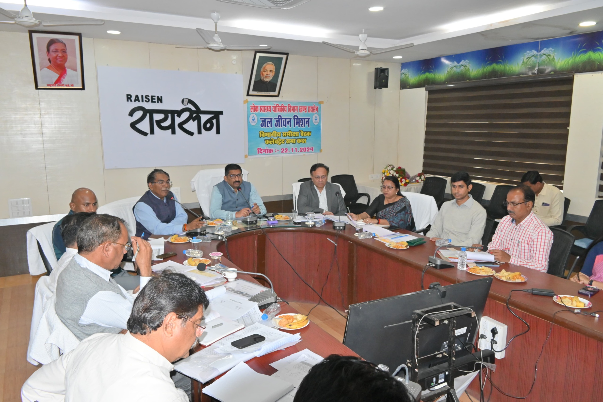 युद्ध स्तर पर कार्य कर हर घर, नल से जल पहुंचाने का कार्य पूर्ण कराएं- सचिव श्री पी.नरहरि