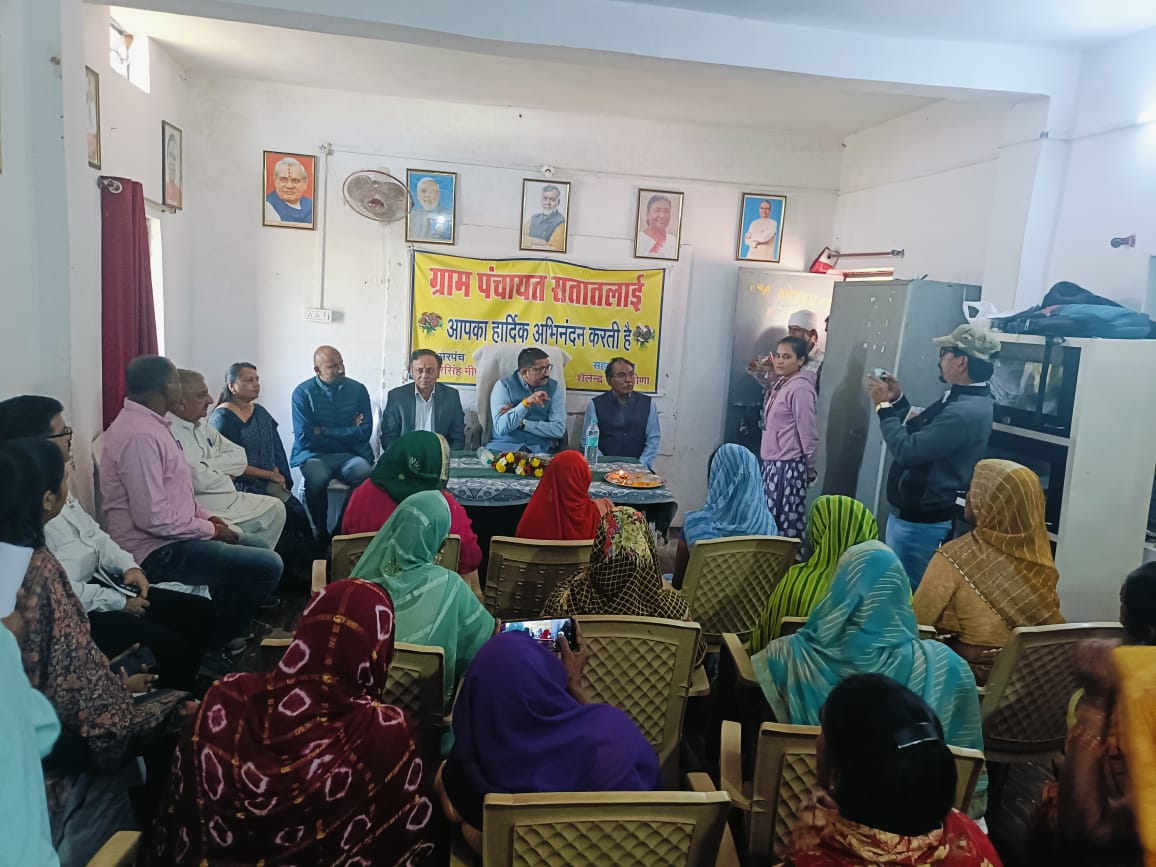 लोक स्वास्थ्य यांत्रिकी सचिव श्री पी.नरहरि ने ग्राम माखनी तथा रातातलाई में पेयजल योजना का किया निरीक्षण