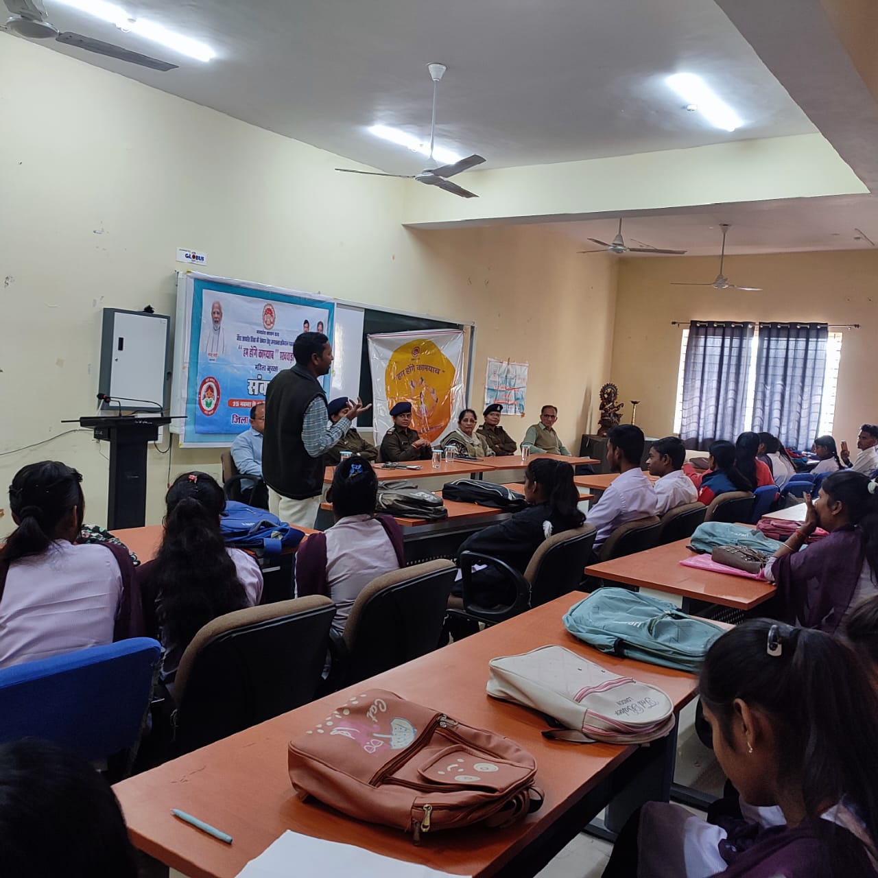 हानिकारक रुढिवादिता को चुनौति देने और सकारात्मक पुरुषत्व विषय पर संवाद कार्यक्रम का आयोजन