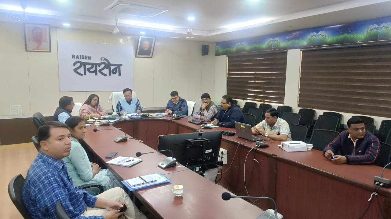 जिले में 11 दिसम्बर से मनाया जाएगा जनकल्याण पर्व, गीता महोत्सव का भी होगा आयोजनकलेक्ट्रेट सभाकक्ष में आयोजित बैठक में कलेक्टर श्री दुबे ने अधिकारियों को दिए दिशा-निर्देश