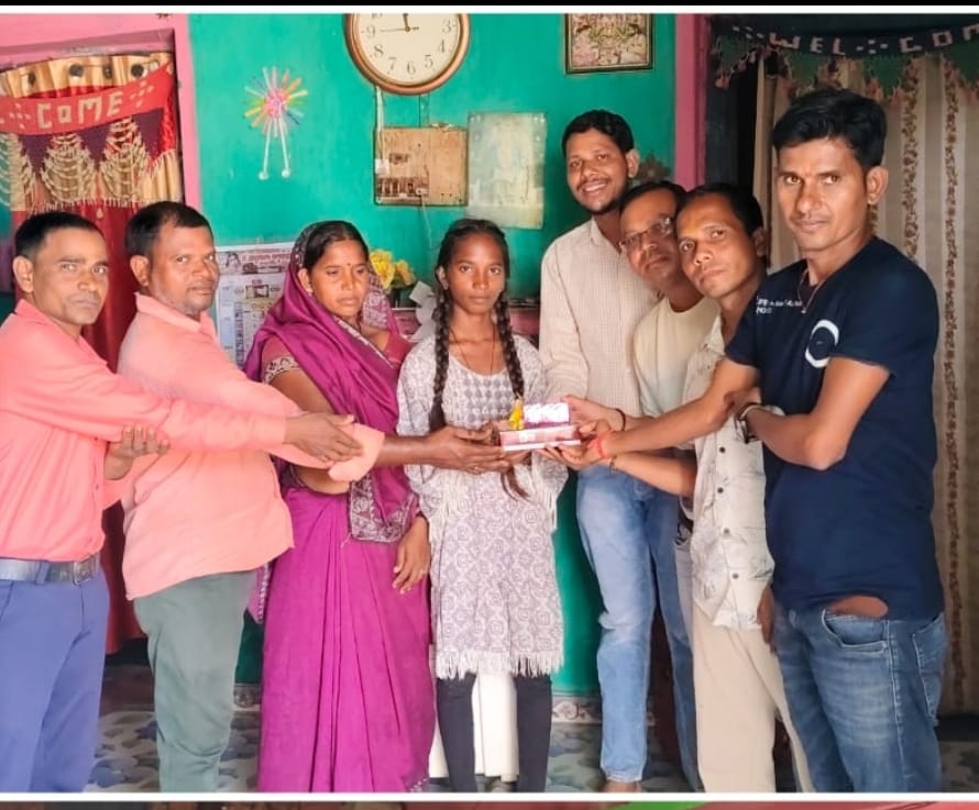 शलग, मिर्चीद की बेटी कुमारी रेखा और प्रतिज्ञा केवट ने बढ़ाया गांव का मान