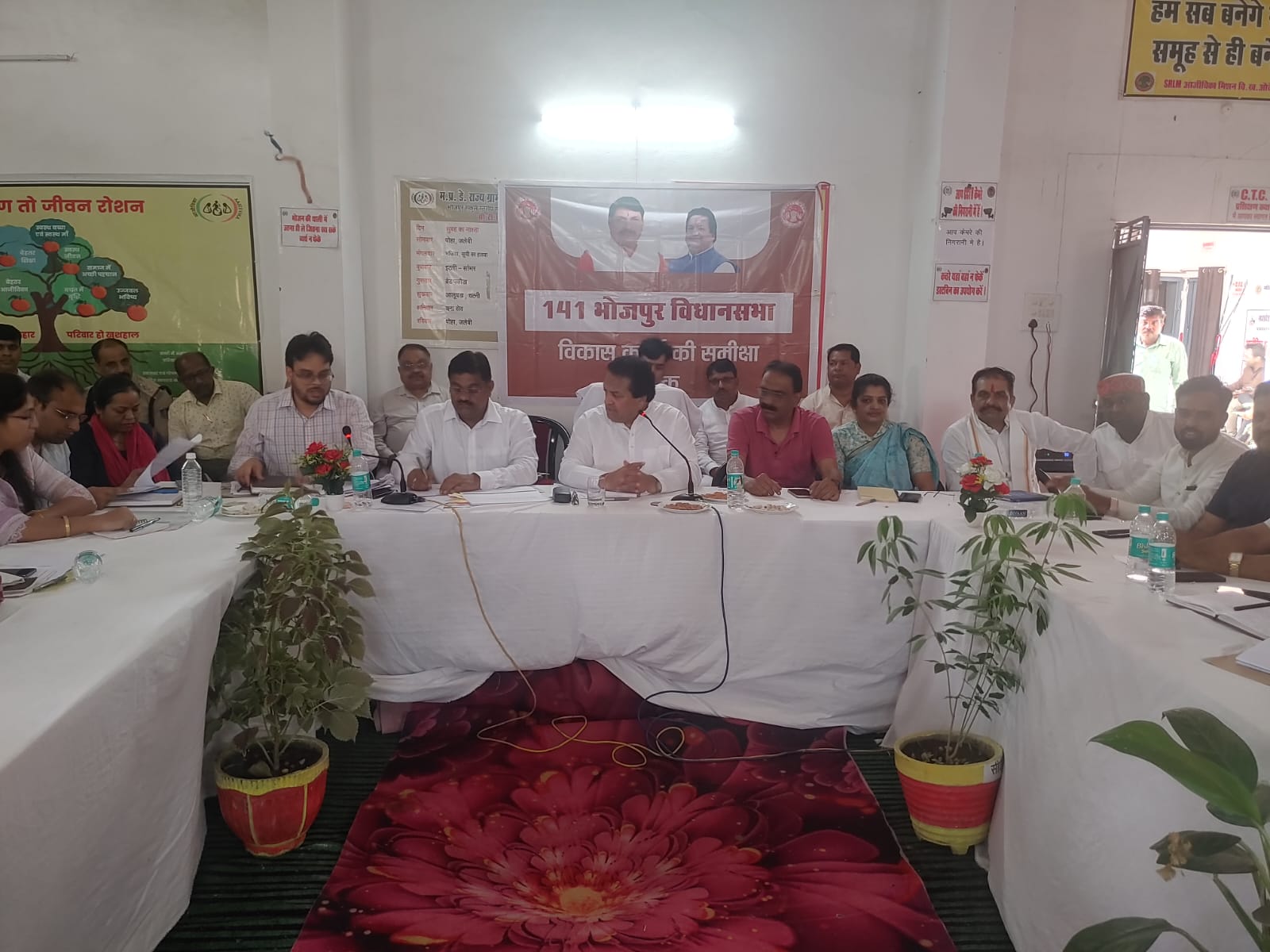 विधायक श्री पटवा ने औबेदुल्लागंज में की विभिन्न विभागों के कार्यों की समीक्षा*आमजन की शिकायतों, समस्याओं का प्राथमिकता से समाधान करने के दिए निर्देश