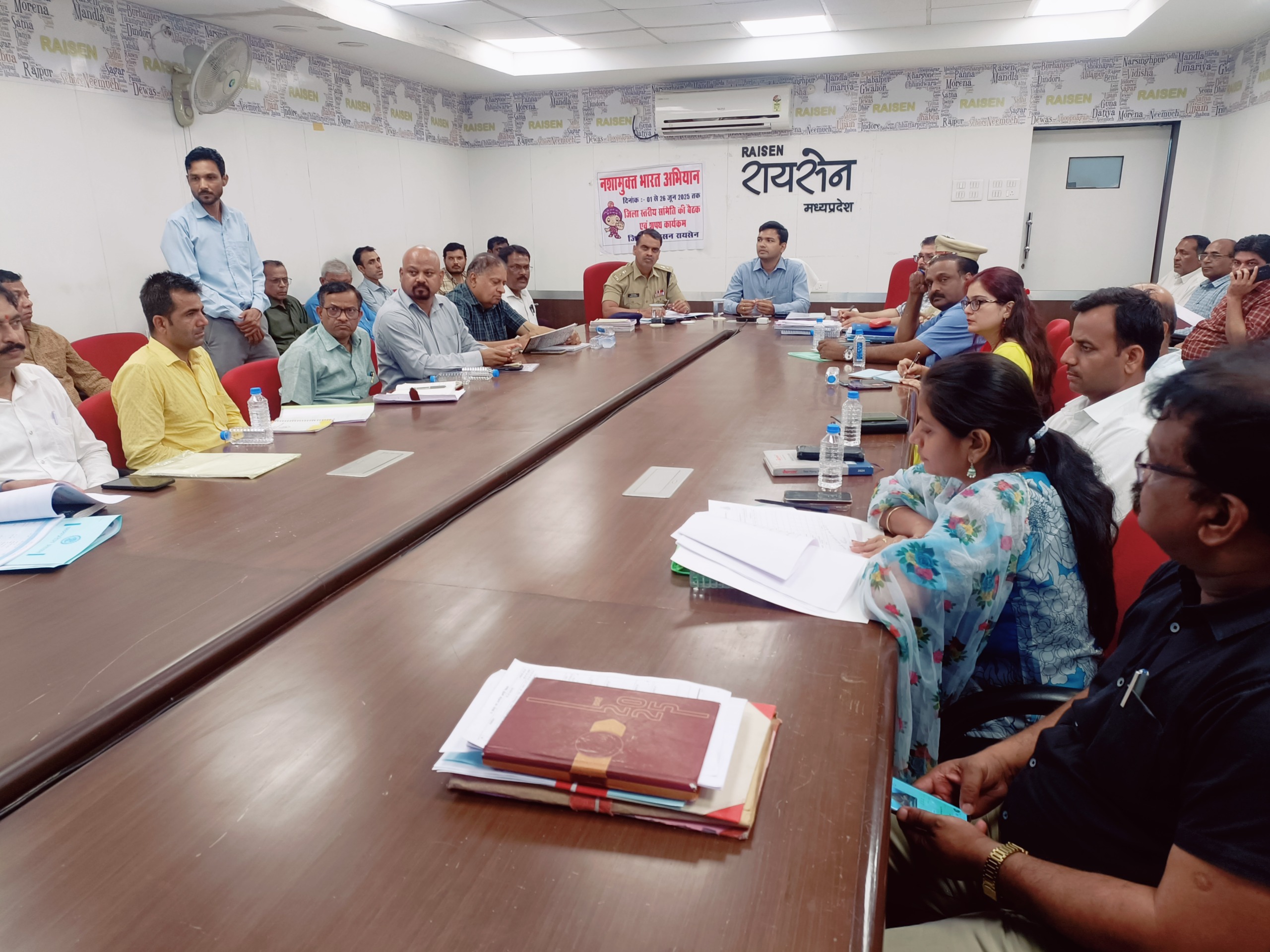 कलेक्टर श्री विश्वकर्मा की अध्यक्षता में जिला सड़क सुरक्षा समिति की बैठक सम्पन्न