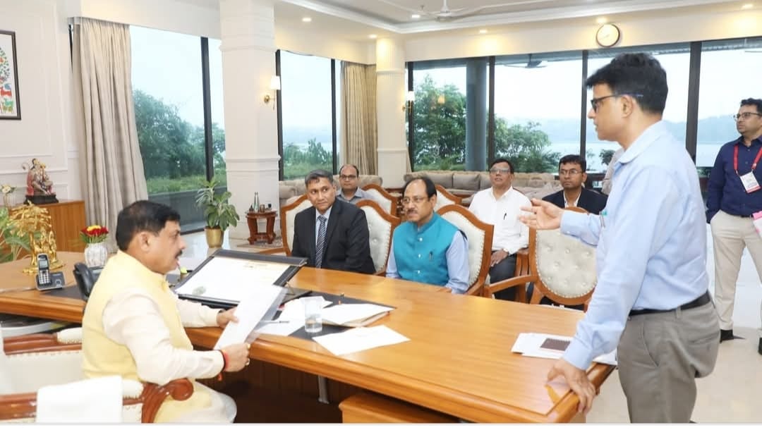 मुख्यमंत्री डॉ. मोहन यादव से बीईएमएल के अधिकारियों ने की भेंट