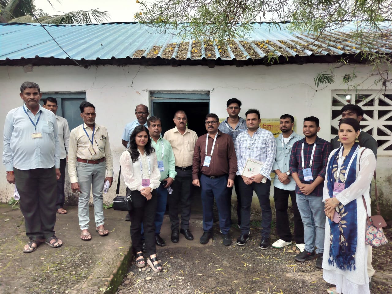 भारत निर्वाचन आयोग के दल ने भोजपुर विधानसभा में मतदान केन्द्रों का किया भ्रमण