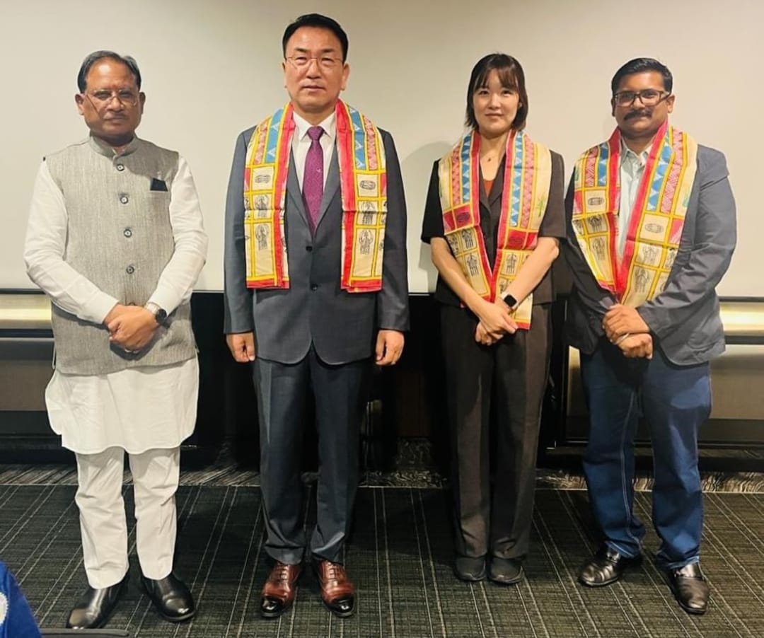 छत्तीसगढ़ सरकार मुख्यमंत्री विष्णु देव जी विदेशी प्रवास पर हैं। छत्तीसगढ़ के लोगों को आशा है कुछ नया होगा।