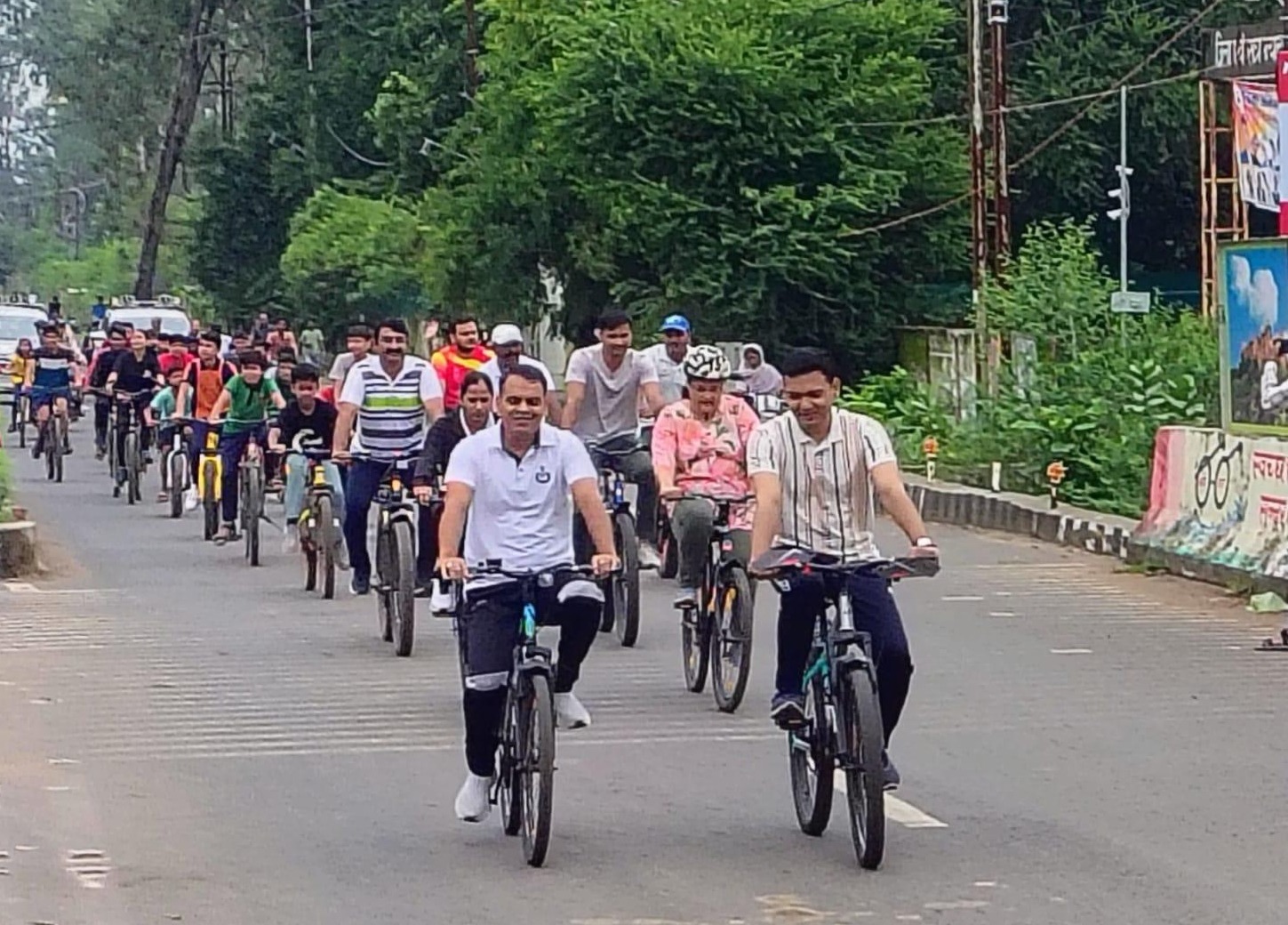 खेल उत्सव के अंतिम दिवस रायसेन में “संडे ऑल साईकिल” रैली का आयोजनकलेक्टर श्री विश्वकर्मा तथा एसपी श्री पाण्डे ने किया रैली का नेतृत्व