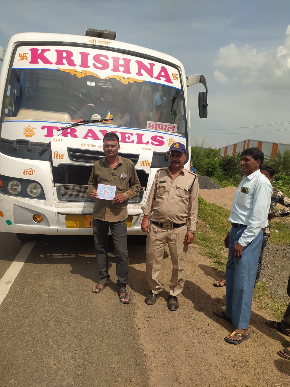 विशेष अभियान के तहत की जा रही है वाहनों की जांचनियम विरूद्ध चल रहे वाहनों पर लगाया गया जुर्माना