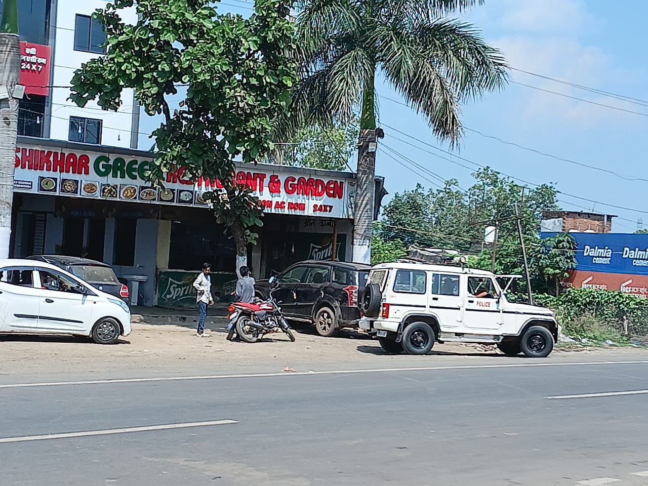 दो अक्टूबर को शराबबंदी बेअसर, होटल से अवैध शराब जब्त प्रकरण दर्ज।