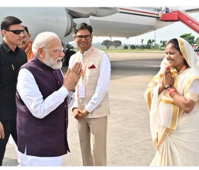 1 नवम्बर, छत्तीसगढ़ राज्य स्थापना दिवस के अवसर पर एक प्रधानमंत्री ने 14300 करोड़ का लोकार्पण किया।