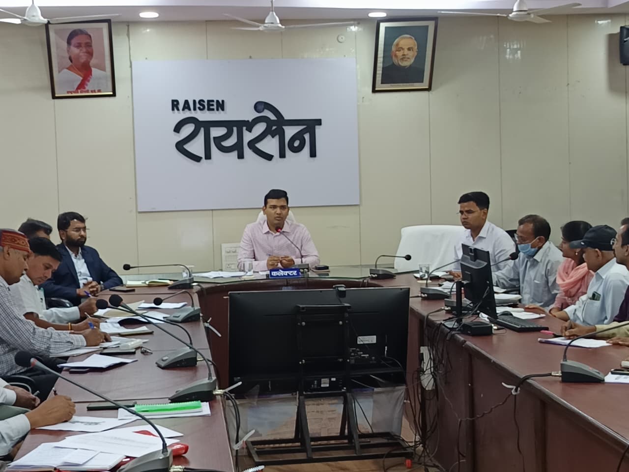 जिले को कुपोषणमुक्त बनाने मिशन के रूप में काम करेंकलेक्टर श्री विश्वकर्मा ने विभागीय योजनाओं तथा कार्यो में गति लाने के दिए निर्देशटीएल बैठक में कलेक्टर श्री विश्वकर्मा ने की विभागीय कार्यो की समीक्षा