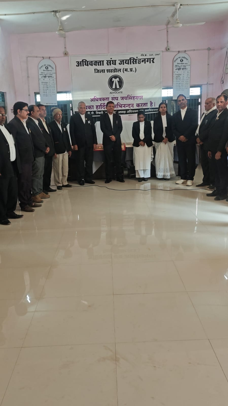 दिल्ली ब्लास्ट मे मृत आत्माओ की शांति के लिए न्यायालय परिसर जयसिंहनगर मे शोक सभा का हुआ आयोजन