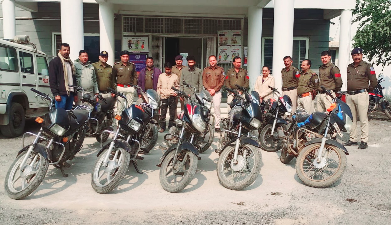 सांची पुलिस की सक्रियता से बड़ी सफलता, अंतरराज्यीय बाइक चोर गिरोह का पर्दाफाश।मंदिर दर्शन के दौरान चोरी हुई बाइक का खुलासा, 10 मोटरसाइकिलें बरामद, दो आरोपी गिरफ्तार।