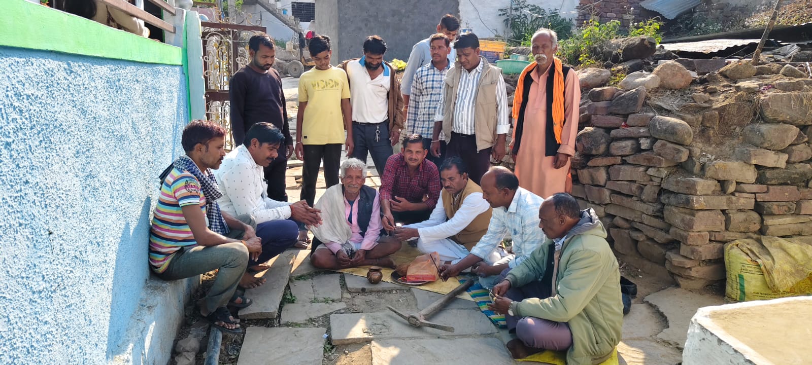 वार्ड नं 12 मे नप अध्यक्ष ने किया सीसी रोड का भूमि पूजन