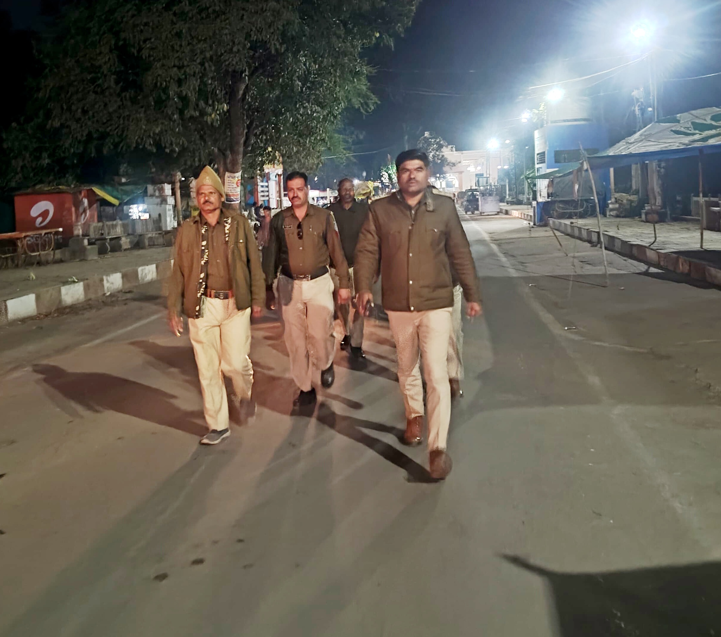 पुलिस के कड़े तेवर, उपद्रवियों में हड़कंप।थाना प्रभारी की कडी कार्रवाई से जुआ-सट्टा व हुड़दंग पर प्रहार।