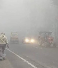 सांची में कड़ाके की ठंड का कहर, अलाव बने सहारा, बाजार रहे सूने।घने कोहरे और सर्द हवाओं से जनजीवन प्रभावित, पर्यटकों की संख्या में भी आई गिरावट।