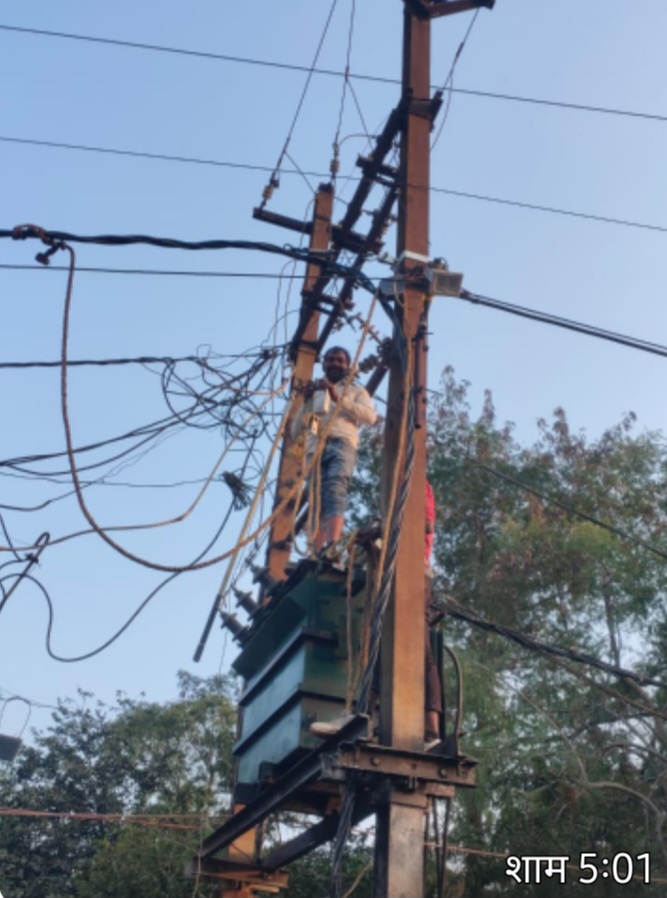 ऐतिहासिक नगरी सांची में बिजली अव्यवस्था, भीषण गर्मी में लोग बेहाल।आंखमिचौली बनी बड़ी समस्या, जल प्रदाय से लेकर स्ट्रीट लाइट व्यवस्था तक प्रभावित