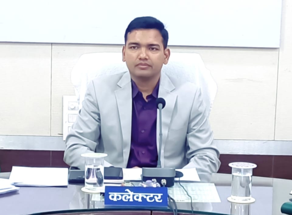 दीवानगंज वनक्षेत्र में बाघ के विचरण के दृष्टिगत कलेक्टर ने नागरिकों की सुरक्षा हेतु दिशा-निर्देश जारी किए।