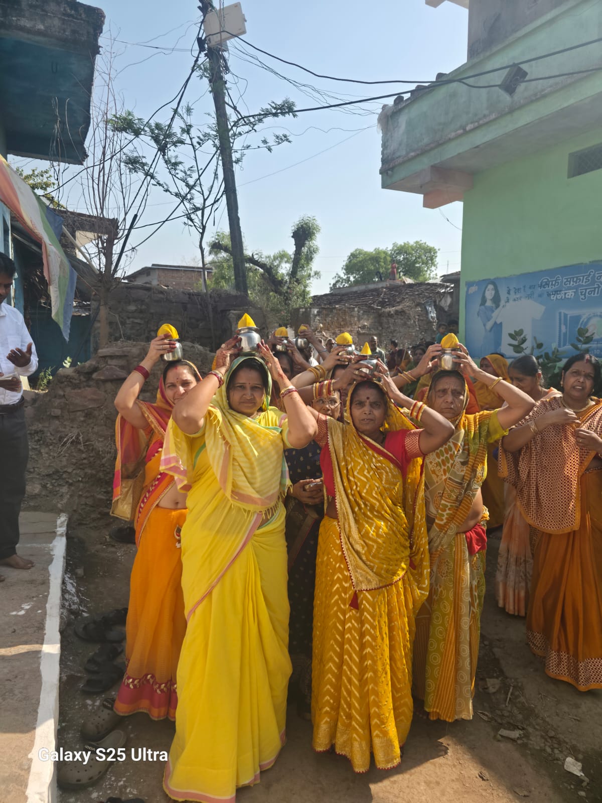 गुलगांव में भव्य घट यात्रा के साथ पारसनाथ दिगंबर जैन मंदिर में बेदी शुद्धि एवं विनायक स्थापना संपन्न।