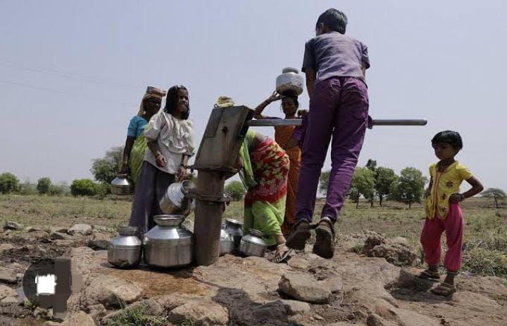 बूंद बूंद पानी को तरस रहे ग्रामीण क्षेत्रीय जन