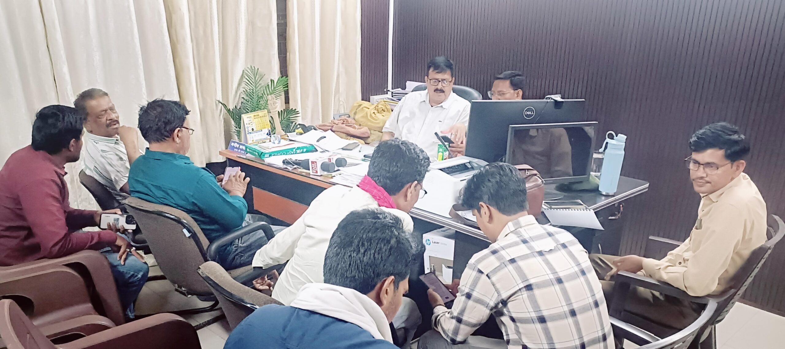 स्व-गणना हेतु नागरिकों को प्रेरित करने में मीडिया की महत्वपूर्ण भूमिकाएसडीएम श्री शर्मा ने जनगणना-2027 के संबंध में मीडिया प्रतिनिधियों से की चर्चा