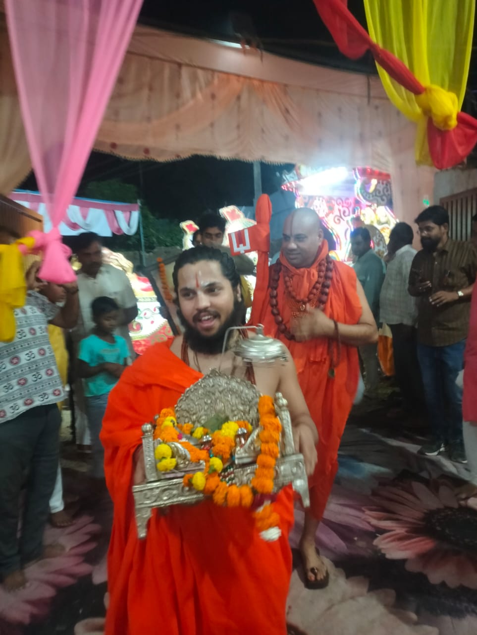 श्रीमद्भागवत कथा का श्रवण करना जन्म-जन्मांतर के समस्त पापों का नाश करने वाला, मोक्षदायक और परम पवित्र सत्कर्म है /वल्लभाचार्य जी महाराज,