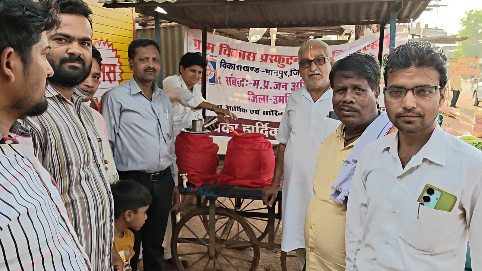 चिल्हारी में जनसेवा की मिसाल: ग्राम विकास समिति ने शुरू किया निशुल्क पेयजल