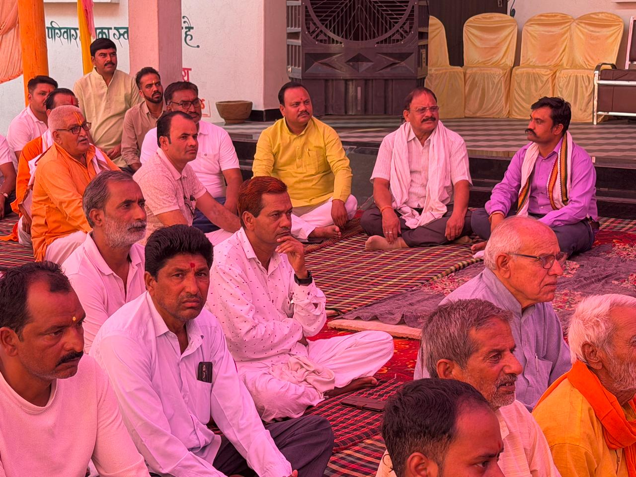 पांच द‍िवसीय भागवत कथा में उमड़ रही लोगों की आस्‍था… धर्म की राह पर चलने की म‍िली प्रेरणा।