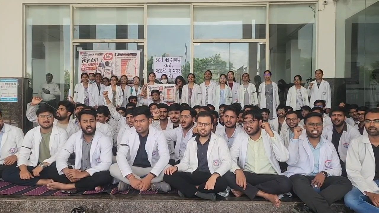 विदिशा मेडिकल कॉलेज में जूनियर डॉक्टरों की अनिश्चितकालीन हड़ताल, मरीजों को हो रही परेशानी