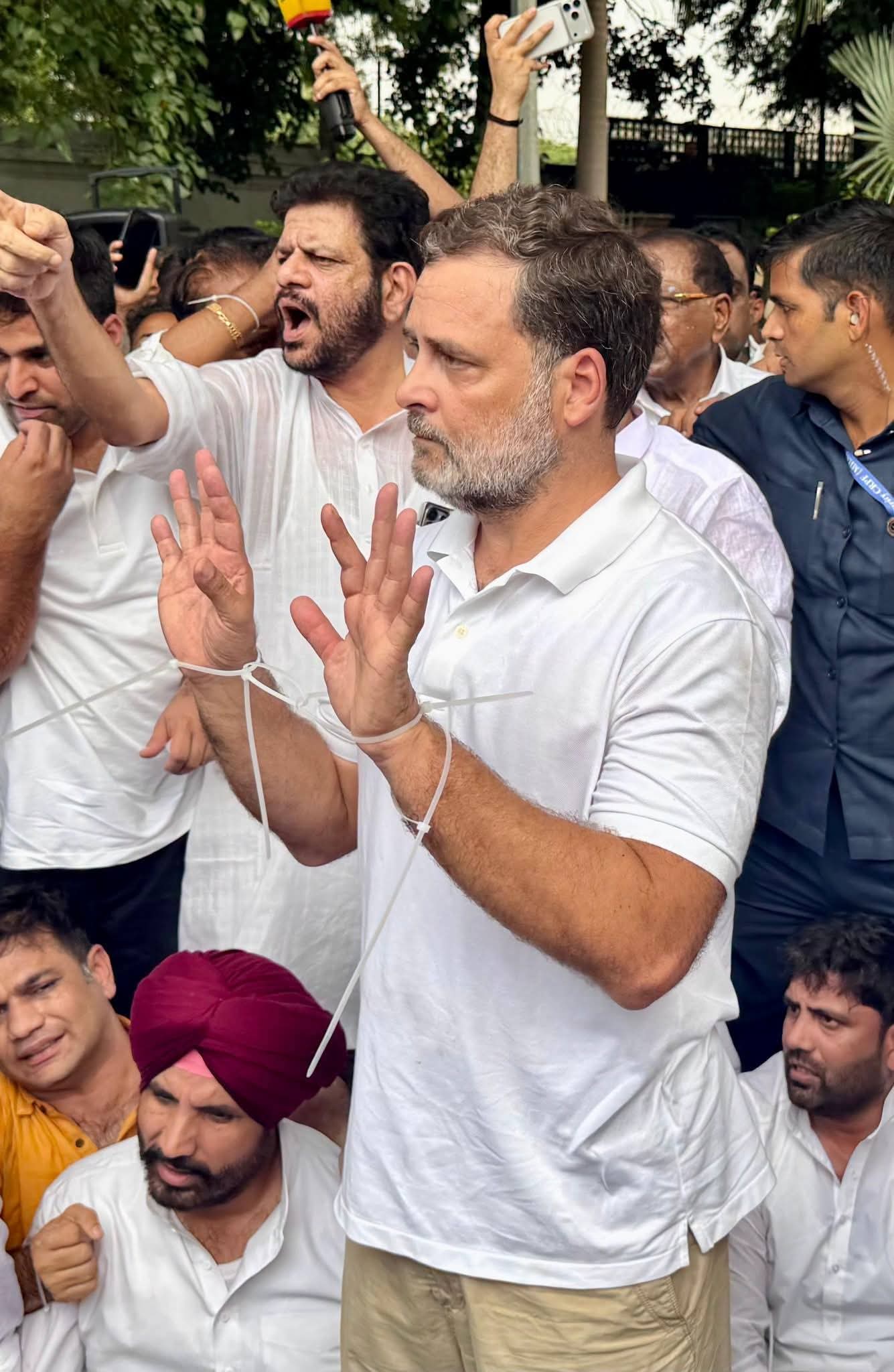शिक्षा मंत्री के इस्तीफे पर अड़े राहुल गांधी, बोले- ‘धर्मेंद्र प्रधान को जाना ही होगा’