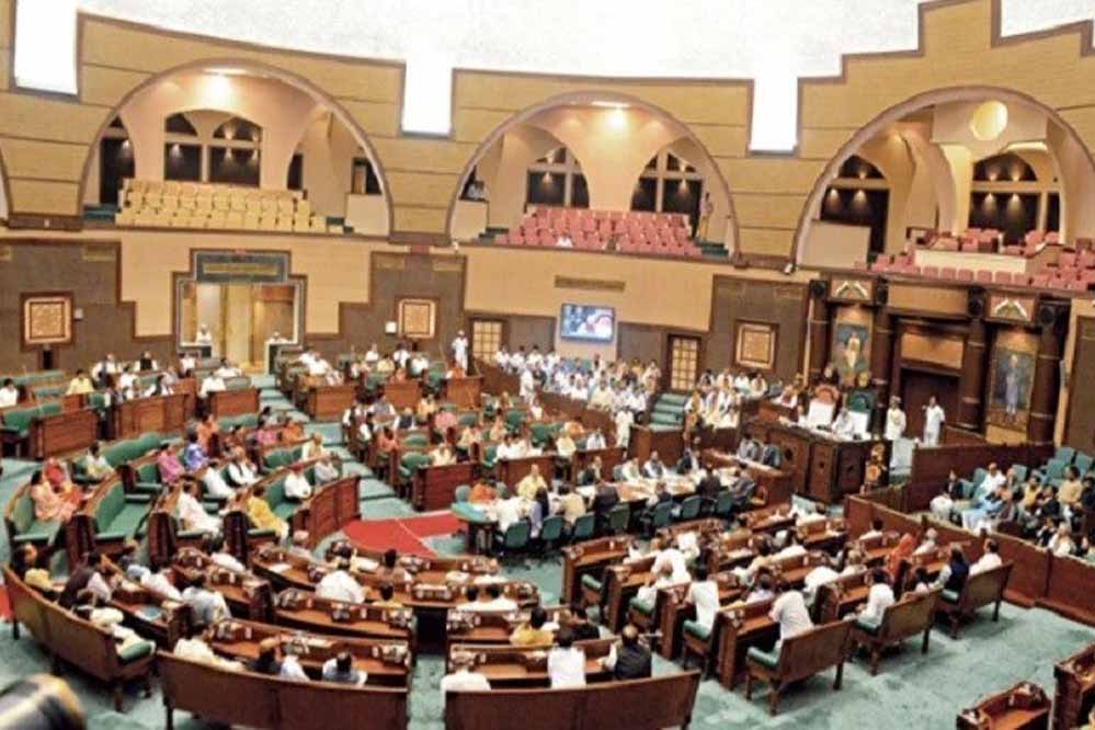 Uniform Civil Code in Madhya Pradesh: यूसीसी लागू होने से आम लोगों के जीवन में क्या बदल सकता है?