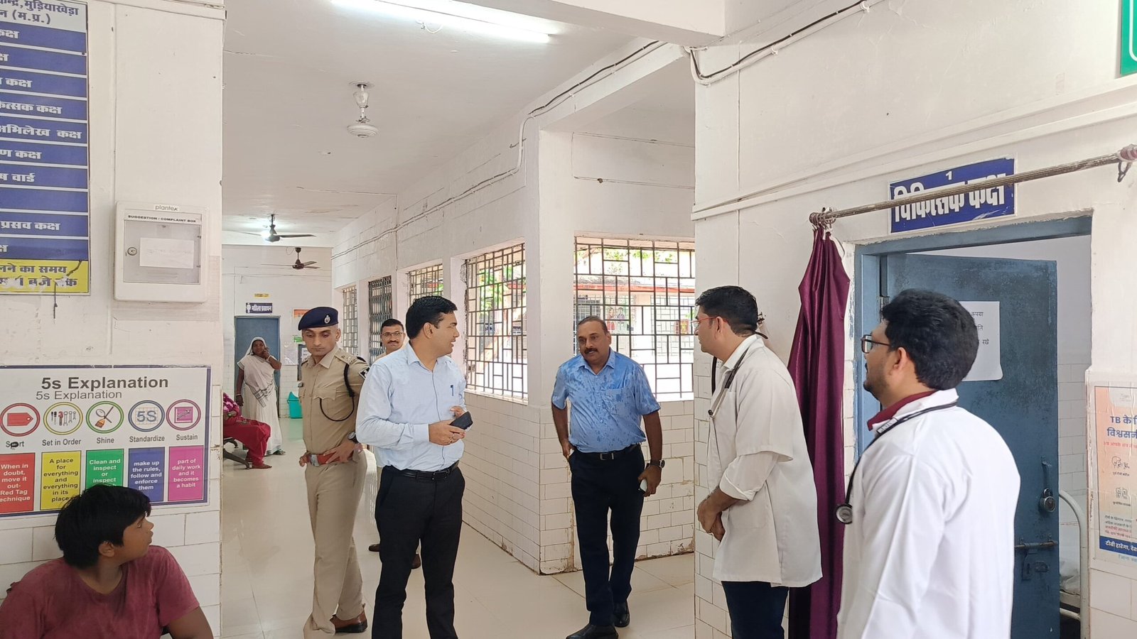 कलेक्टर श्री विश्वकर्मा ने स्वास्थ्य केन्द्र का किया निरीक्षण